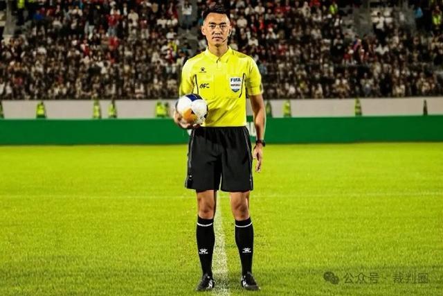 开云体育官网-杜健鑫等3位中国裁判顶替西亚裁判组，执法亚挑联赛事