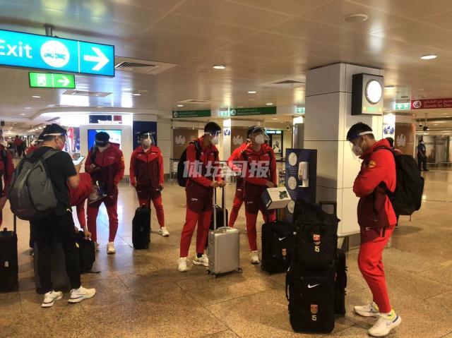 开云体育app-国足顺利抵达沙迦 重回40强赛驻地有“家”的感觉